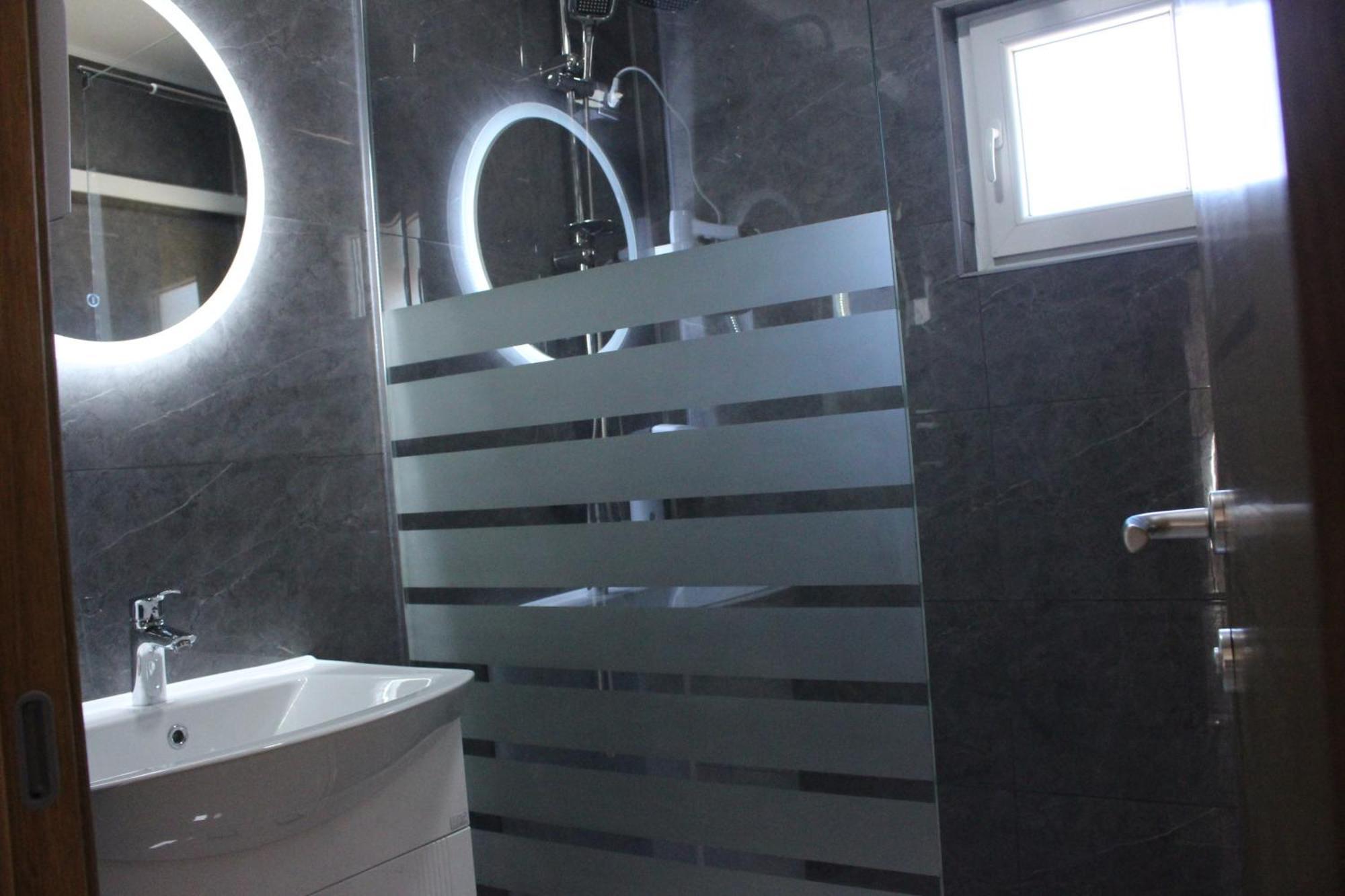 Apartmani Ramonda Теслич Екстер'єр фото